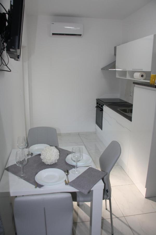 Lea Apartment ชิเบนิก ภายนอก รูปภาพ