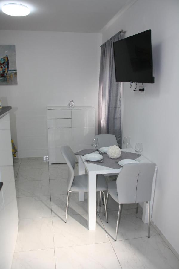 Lea Apartment ชิเบนิก ภายนอก รูปภาพ