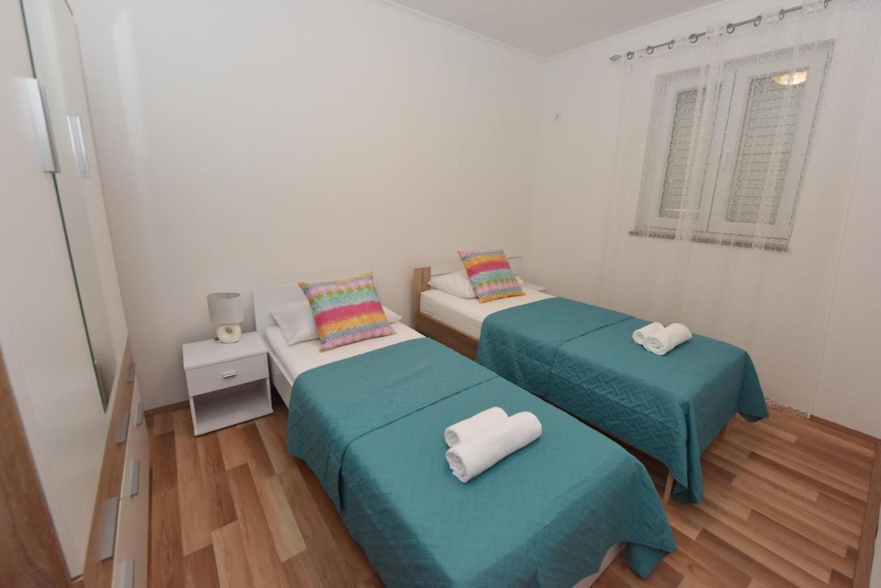 Lea Apartment ชิเบนิก ภายนอก รูปภาพ